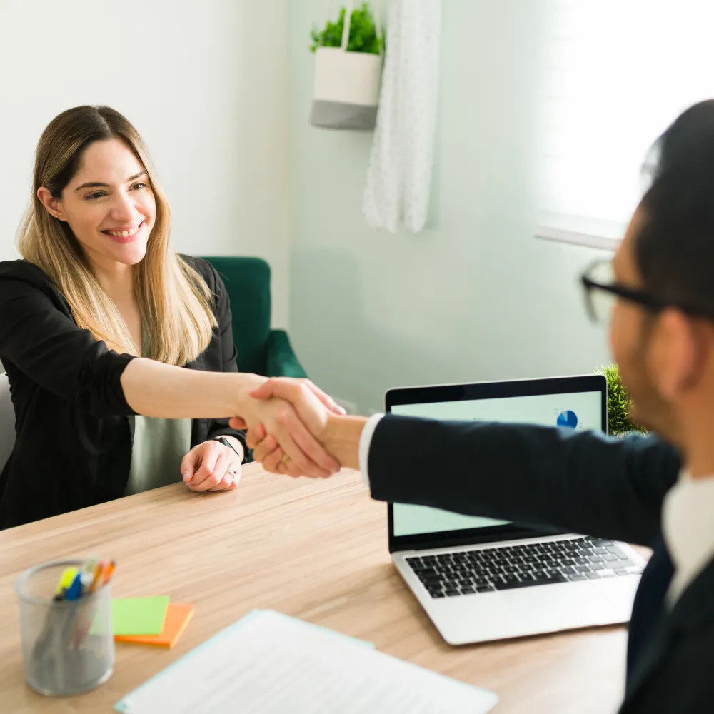 Imagem ilustrativa sobre como atuamos com os nossos clientes Imagem ilustrativa sobre como atuamos com os nossos clientes